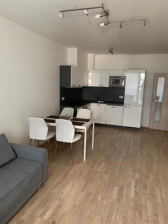 Residence Garden Tower - 8 Min Do Centra, Garaz براغ المظهر الخارجي الصورة