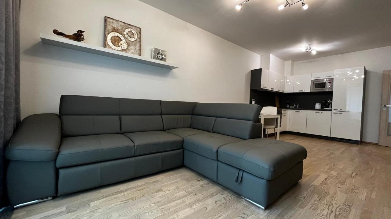 Residence Garden Tower - 8 Min Do Centra, Garaz براغ المظهر الخارجي الصورة